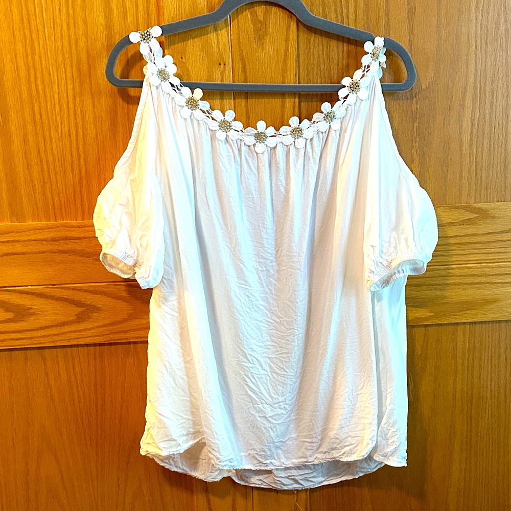 EUC plus size cold shoulder blouse